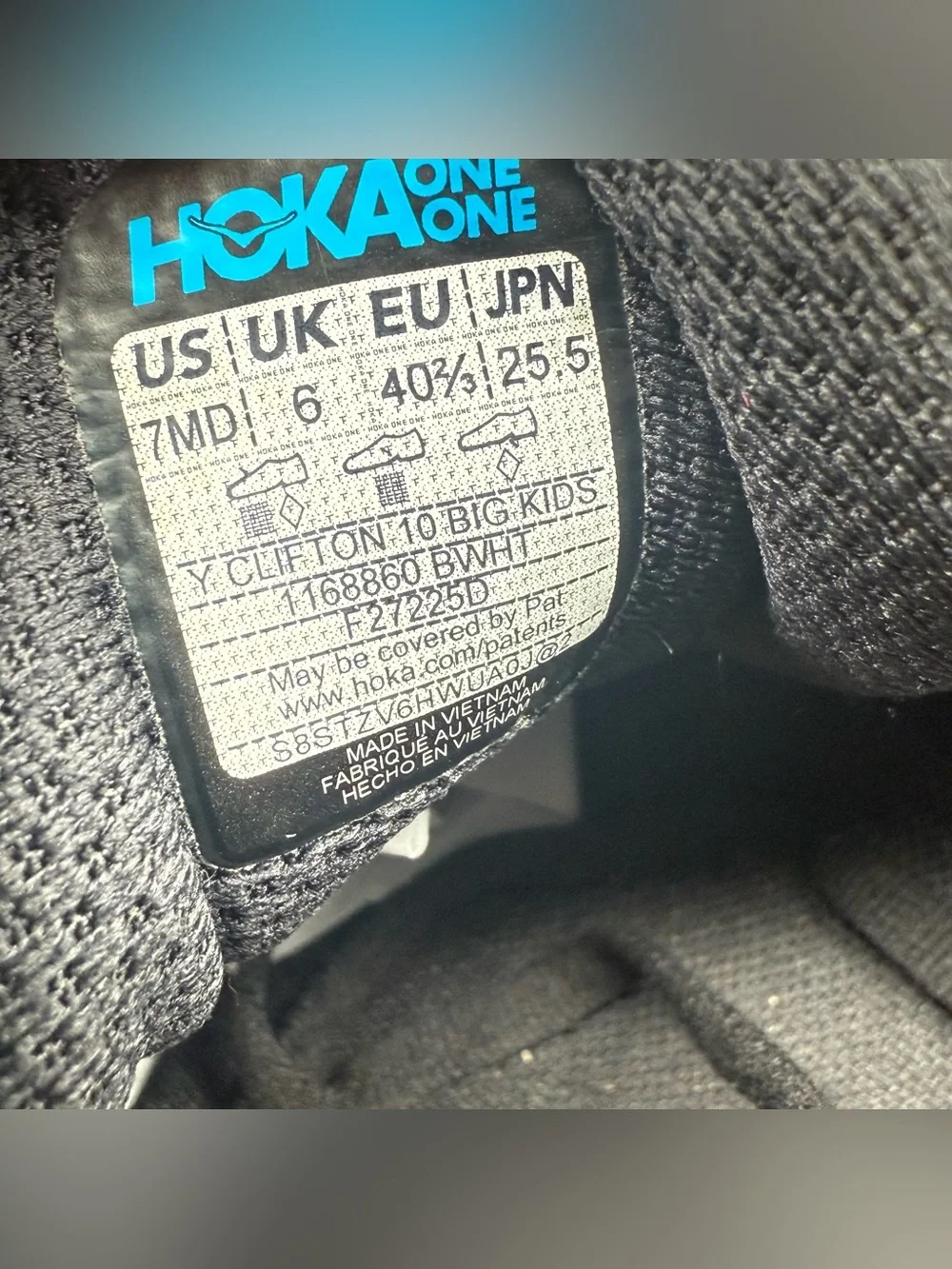 Hoka Clifton 10 Big Kids Athletic Shoes Black/White Size 7MD